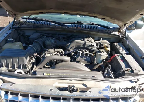 2004 Ford Explorer Nbx/Xlt из США, поврежденный, VIN 1FMZU73K84UB28935